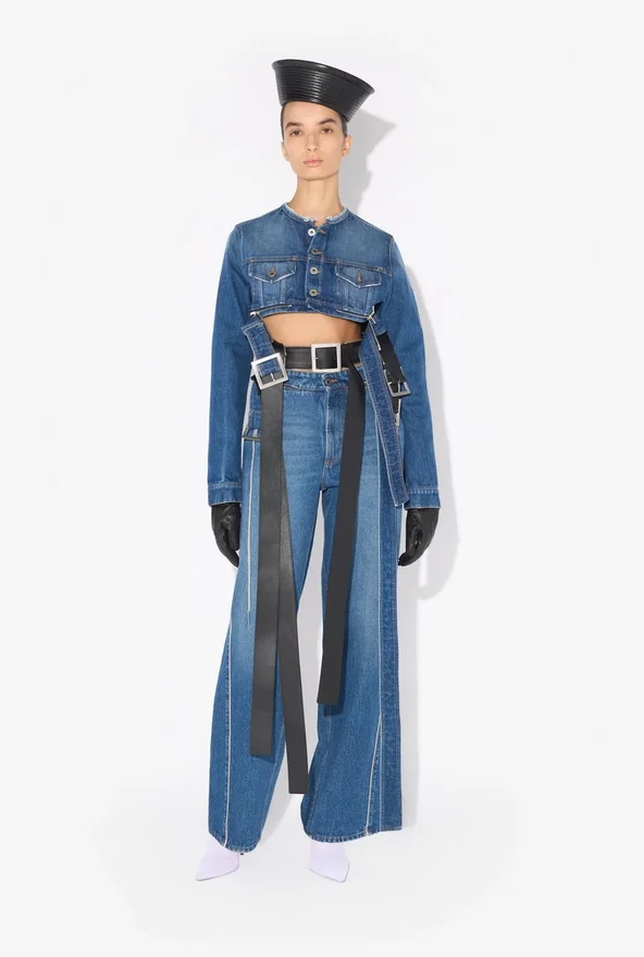 De denim-Jeans met riemen De denim-Jeans met riemen