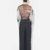 De grijze Blurry Roses-top