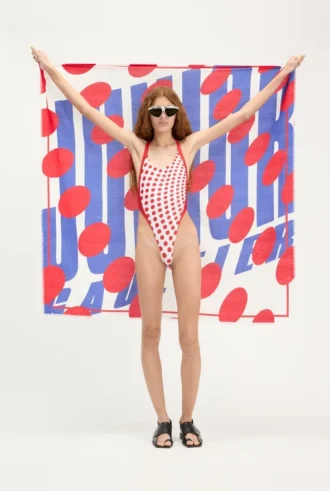 De Junior-Sarong met stippen