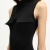 De lange asymmetrische jurk De lange asymmetrische jurk