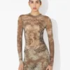 De lange beige Madaillon-jurk
