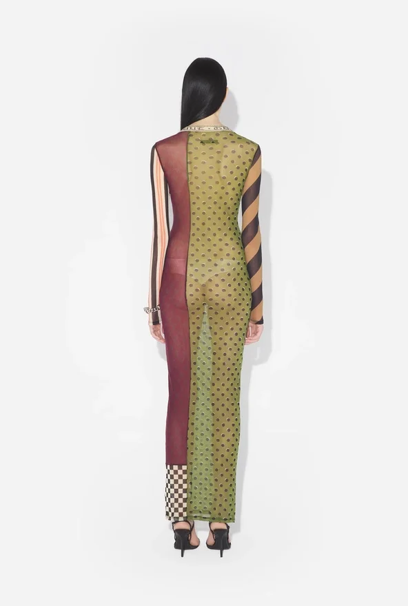 De lange patchworkjurk De lange patchworkjurk