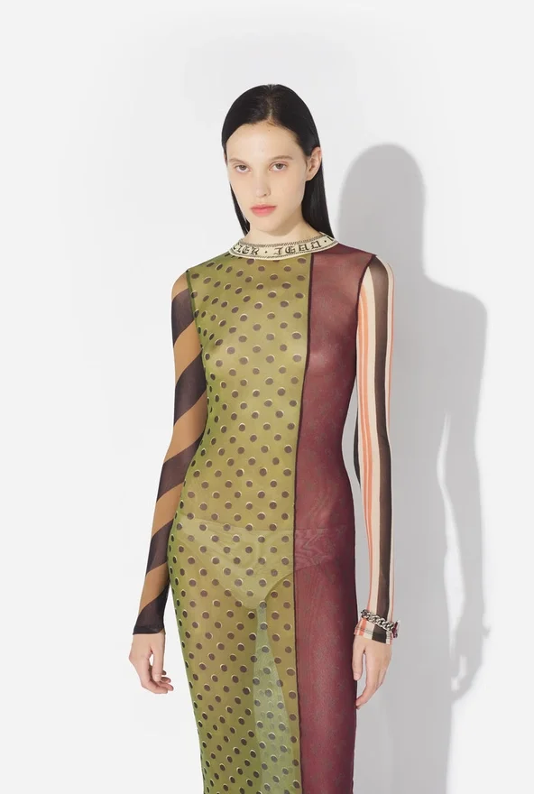 De lange patchworkjurk De lange patchworkjurk