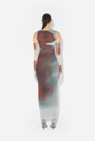 De lange rode ‘Blurry Roses’-jurk