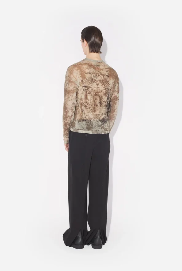 De oversized beige Madaillon-top De oversized beige Madaillon-top