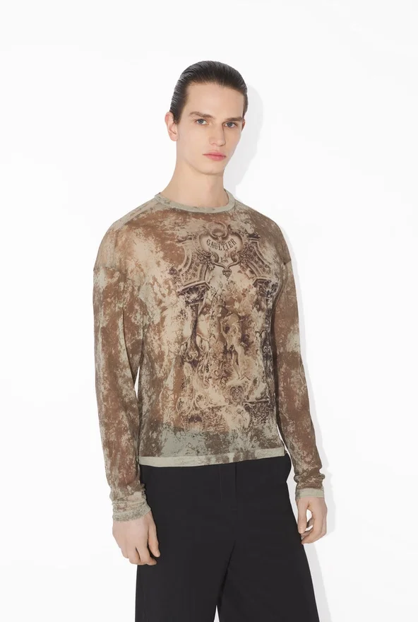 De oversized beige Madaillon-top De oversized beige Madaillon-top