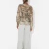 De oversized beige Madaillon-top De oversized beige Madaillon-top