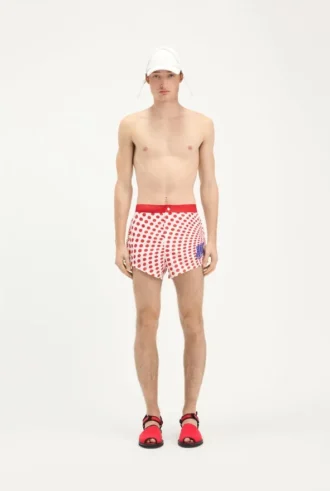de rode slip met stippen 2 330x491 - De rode slip met stippen