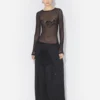 De ‘Tattoo Ruban’-top met flockprint De ‘Tattoo Ruban’-top met flockprint