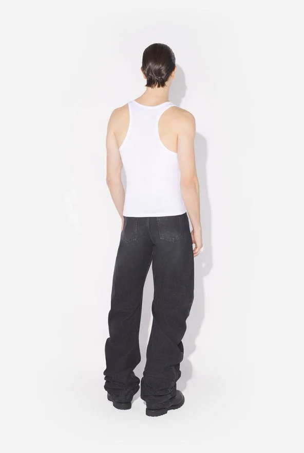De witte Piercing-tanktop De witte Piercing-tanktop