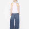 De witte Piercing-tanktop De witte Piercing-tanktop
