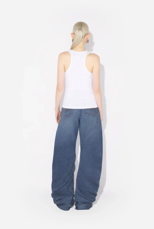 De witte Piercing-tanktop De witte Piercing-tanktop