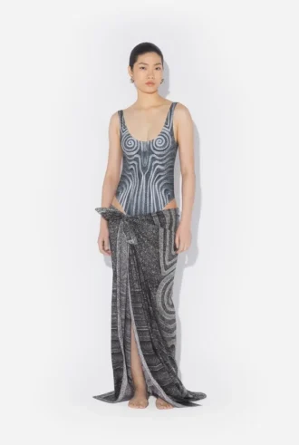 De zwarte spiraal-Sarongs