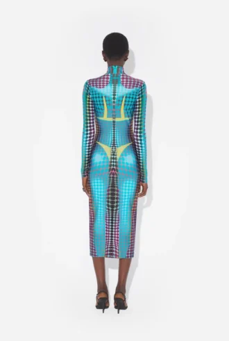 Heruitgave – de blauwe jurk met stippenprint