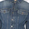 Het blauwe spijkerjas met oversized mouwen Het blauwe spijkerjas met oversized mouwen