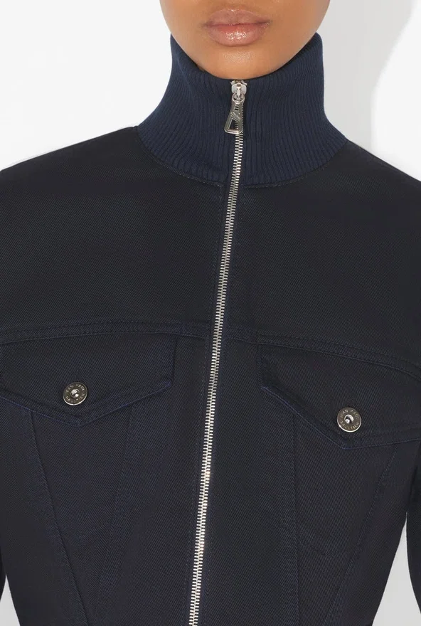 Het denimjasje met split Het denimjasje met split